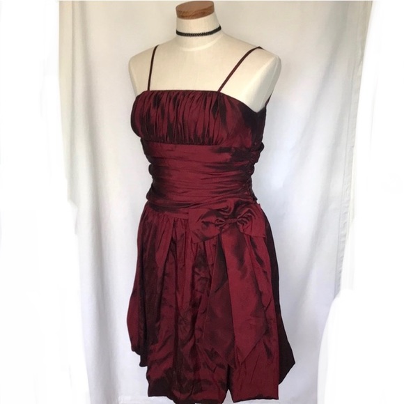 Red Dress - Picture 2 of 12